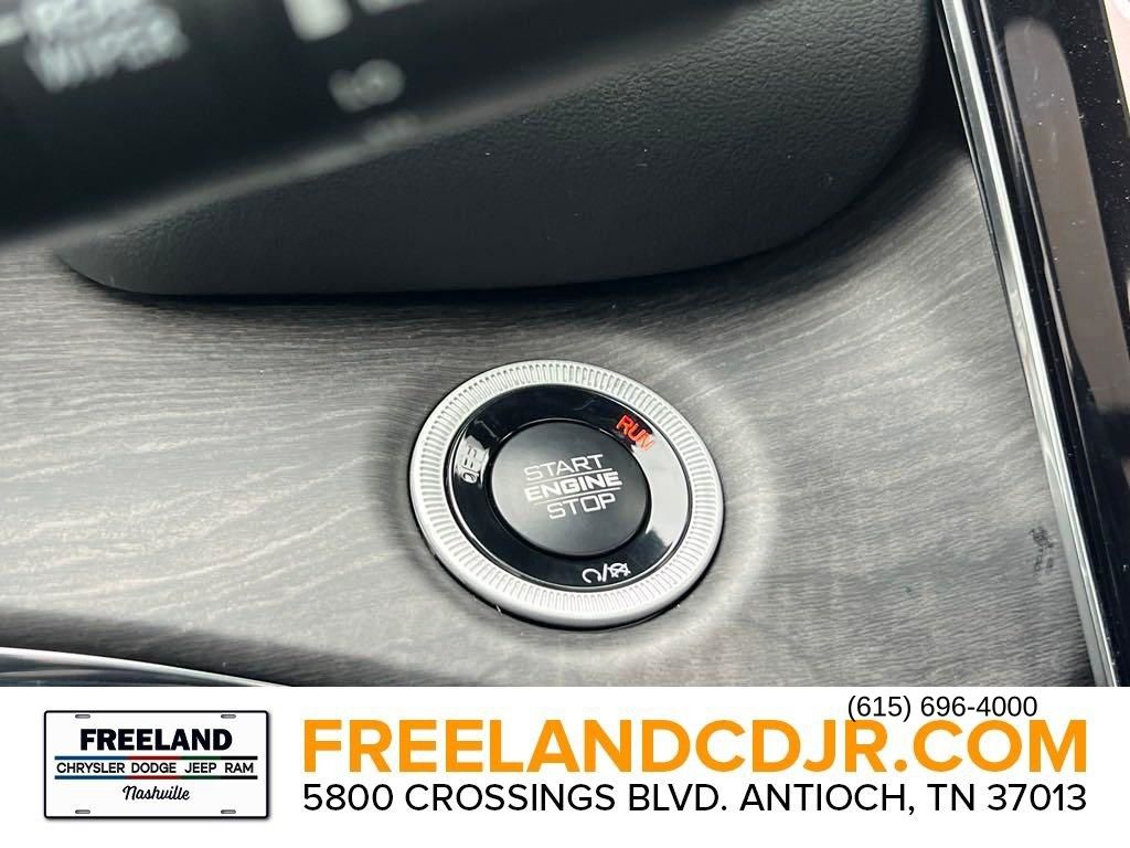 2024 Jeep Grand Cherokee Overland - Photo 12