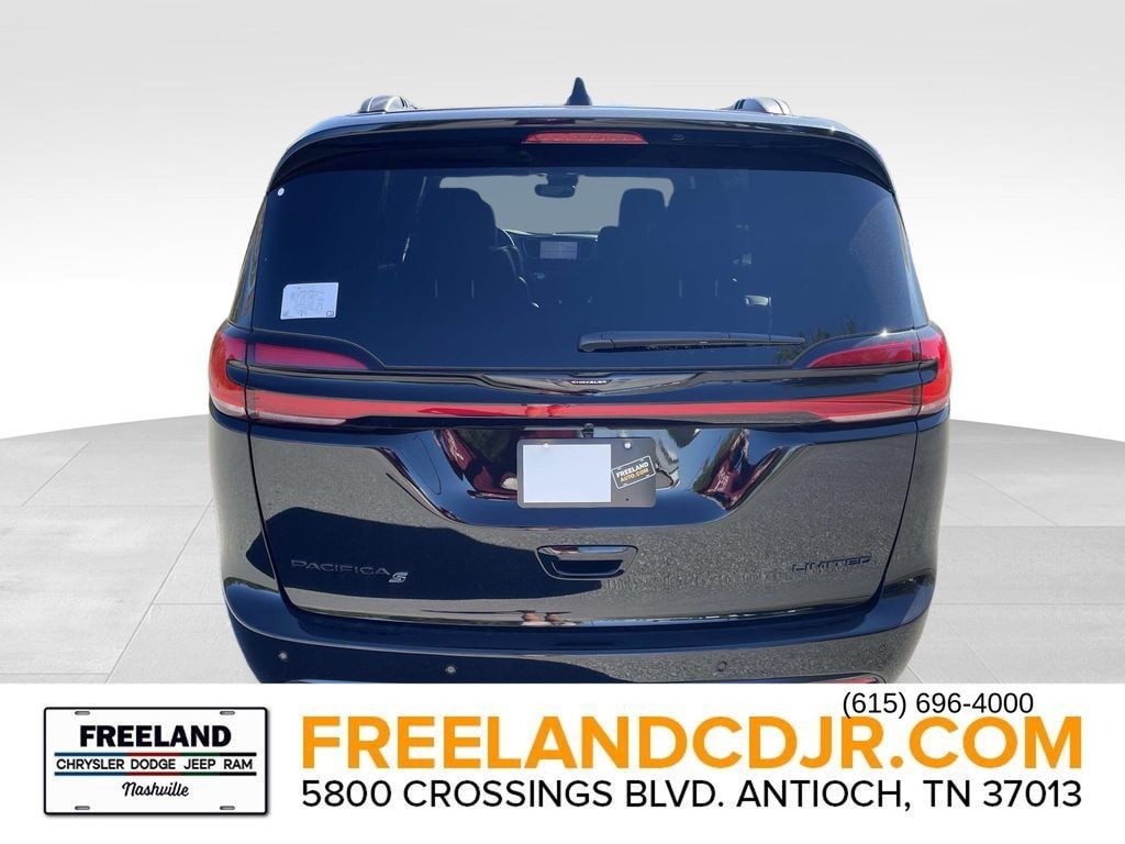 New 2026 Chrysler Pacifica LIMITED Passenger Van