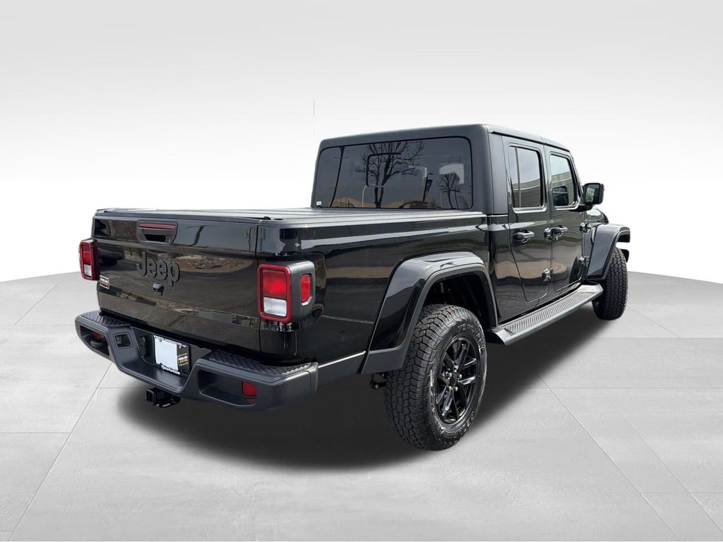 Used 2022 Jeep Gladiator Altitude Truck