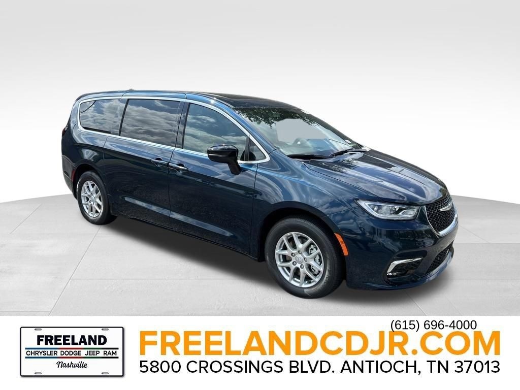 New 2025 Chrysler Pacifica SELECT Passenger Van