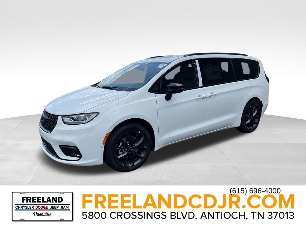 New 2026 Chrysler Pacifica LIMITED Passenger Van