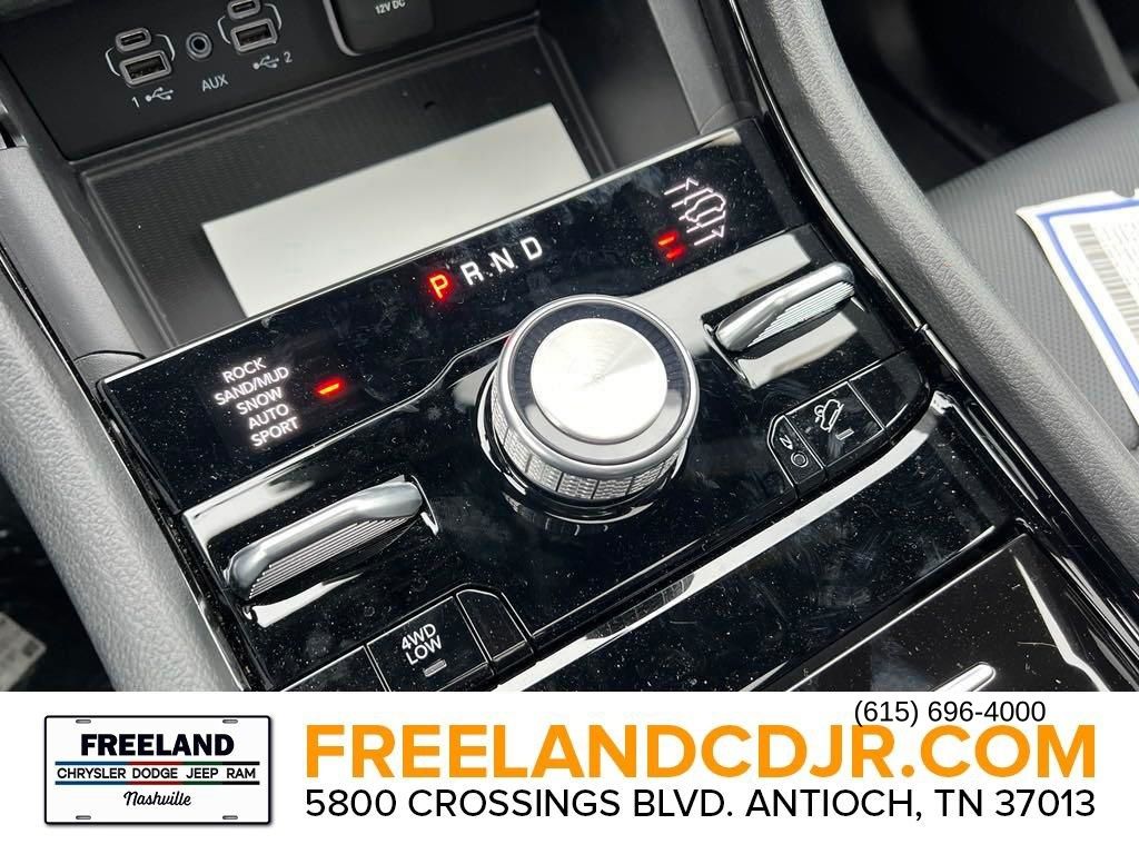2024 Jeep Grand Cherokee Overland - Photo 11