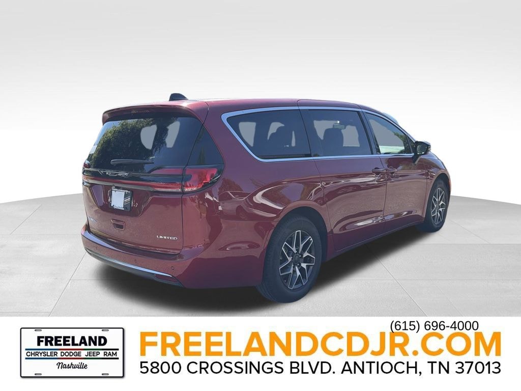 New 2027 Chrysler Pacifica LIMITED Passenger Van