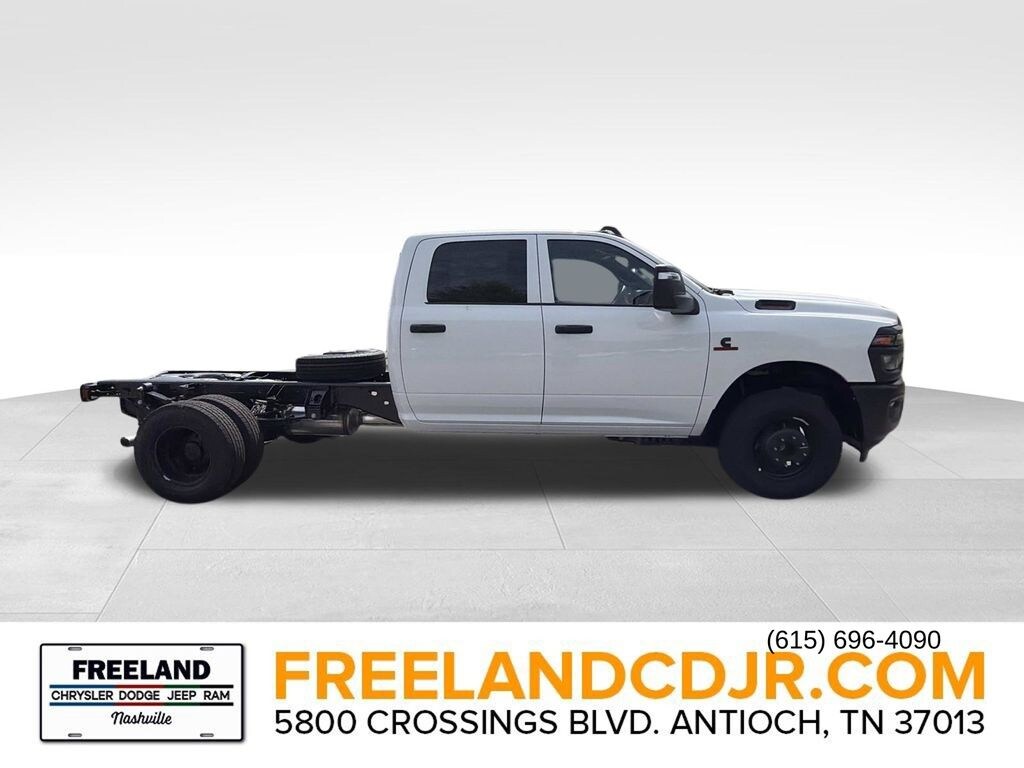 New 2026 Ram 3500 Chassis Cab TRADESMAN CREW 4X4 60' CA Pickup