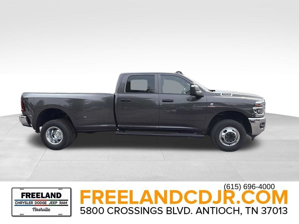 New 2026 Ram 3500 TRADESMAN CREW CAB 4X4 8' BOX Pickup