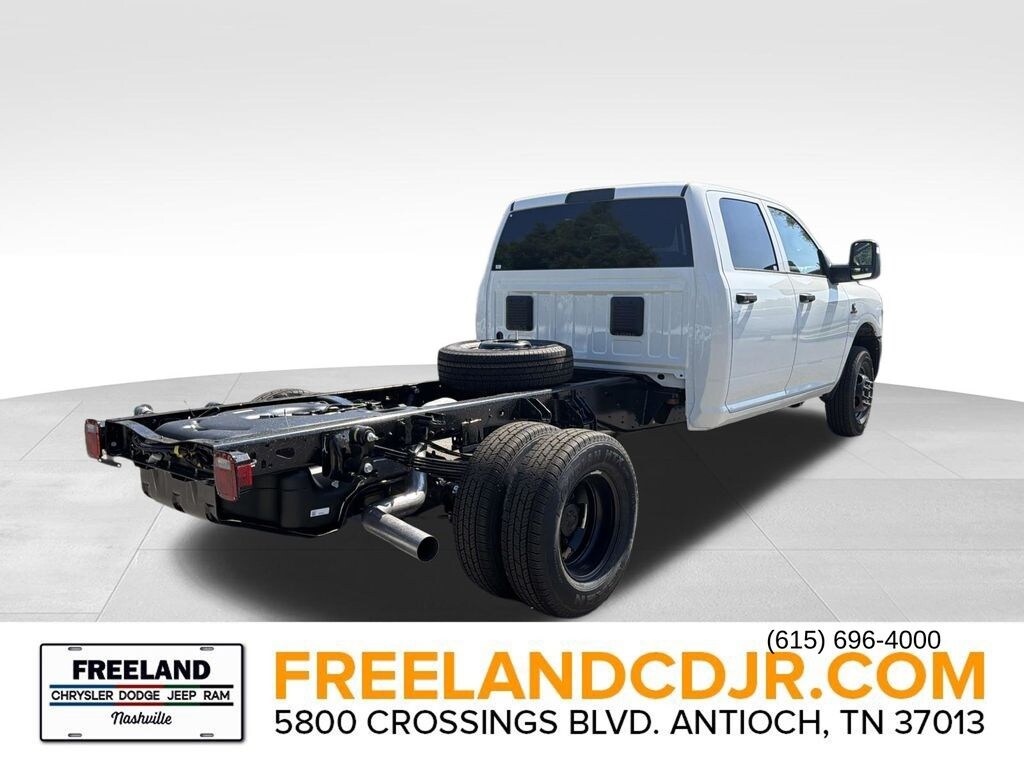 New 2026 Ram 3500 Chassis Cab TRADESMAN CREW 4X4 60' CA Pickup