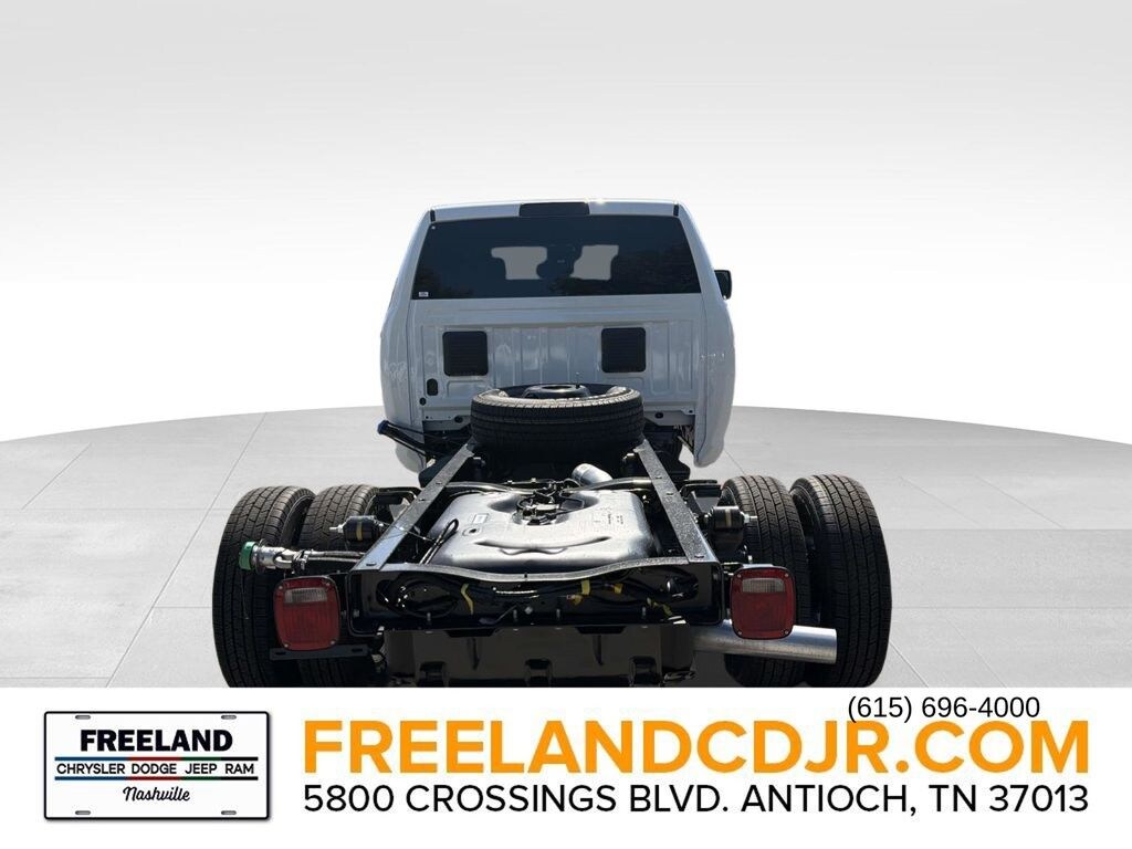 New 2026 Ram 3500 Chassis Cab TRADESMAN CREW 4X4 60' CA Pickup
