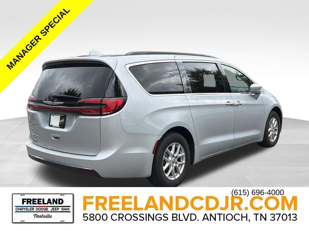 Used 2022 Chrysler Pacifica Touring L Minivan/Van