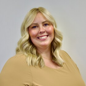 Staff member Kelli Parnell from ID_b33289