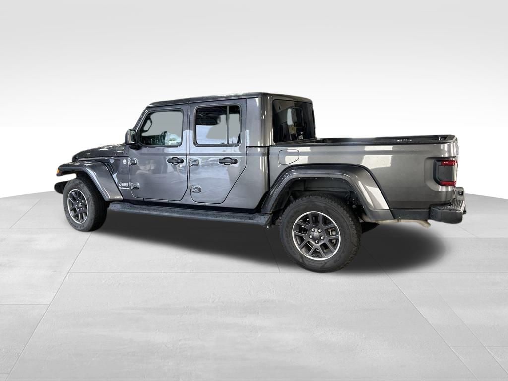 Used 2022 Jeep Gladiator Overland Truck