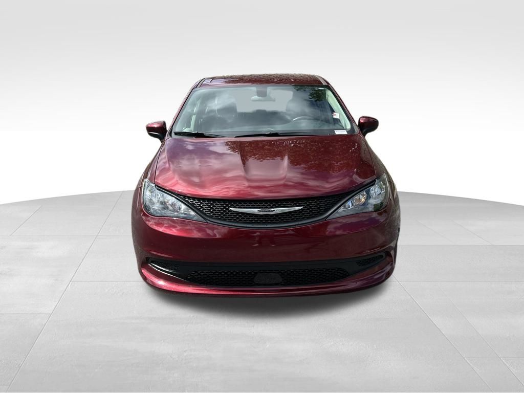 2022 Chrysler Voyager LX photo 2