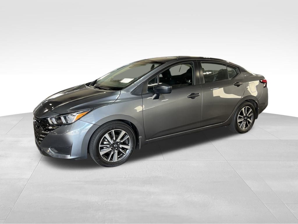 2024 Nissan Versa 1.6 S photo 3