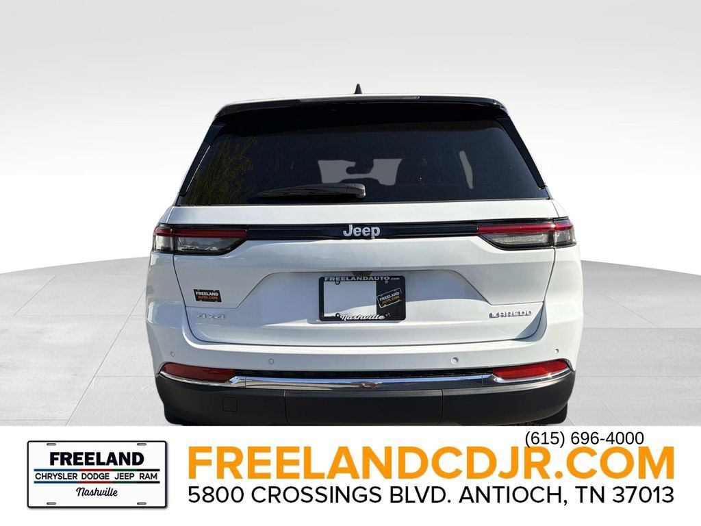 2025 Jeep Grand Cherokee Laredo photo 4