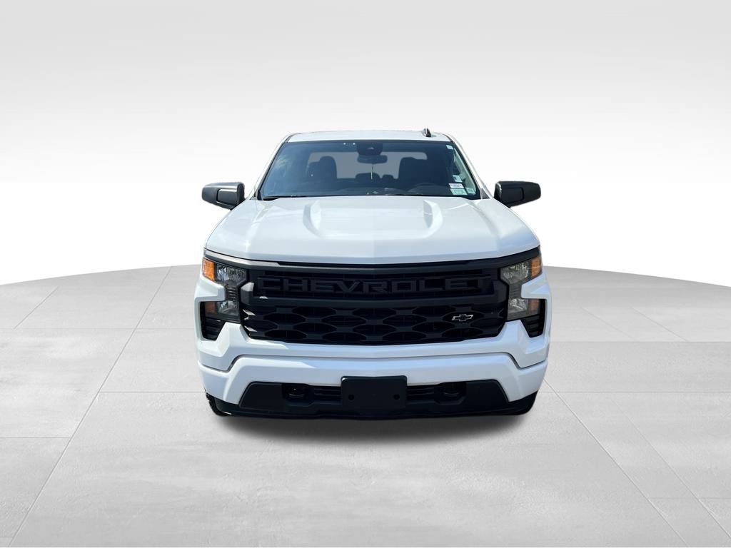 2023 Chevrolet Silverado 1500 Custom photo 2