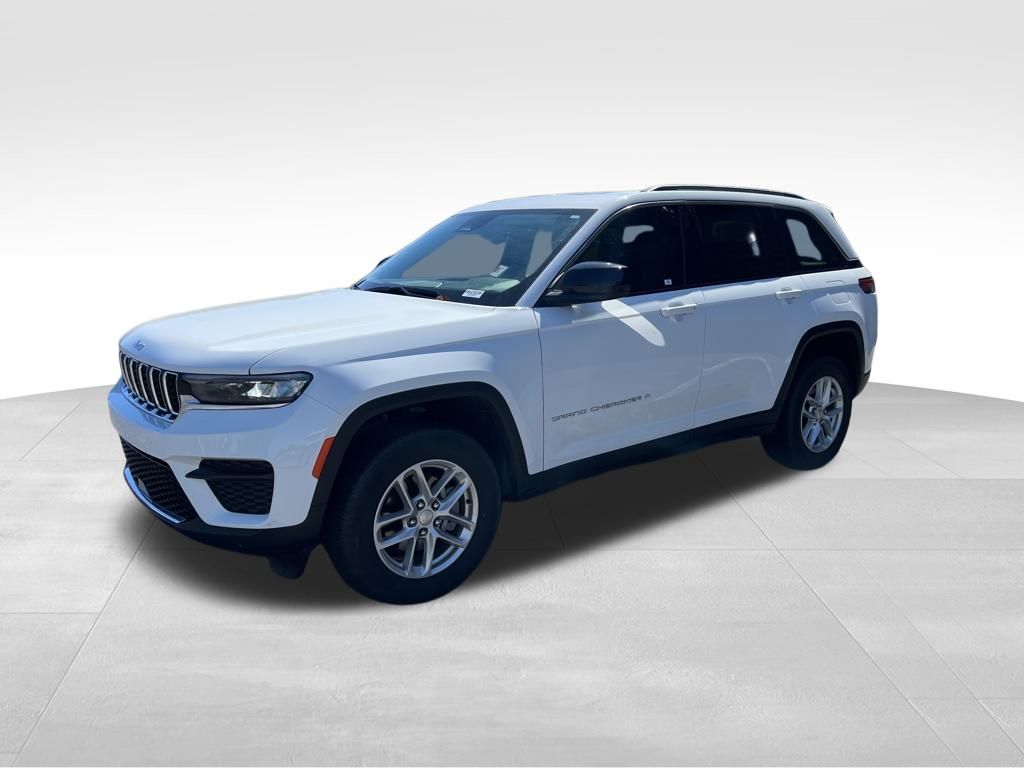 2023 Jeep Grand Cherokee Laredo X photo 3