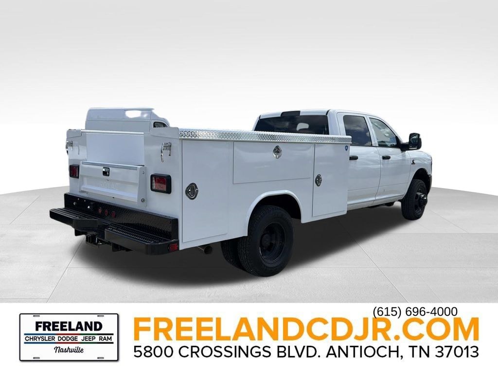 New 2026 Ram 3500 TRADESMAN CREW CAB CHASSIS 4X4 60' CA Pickup