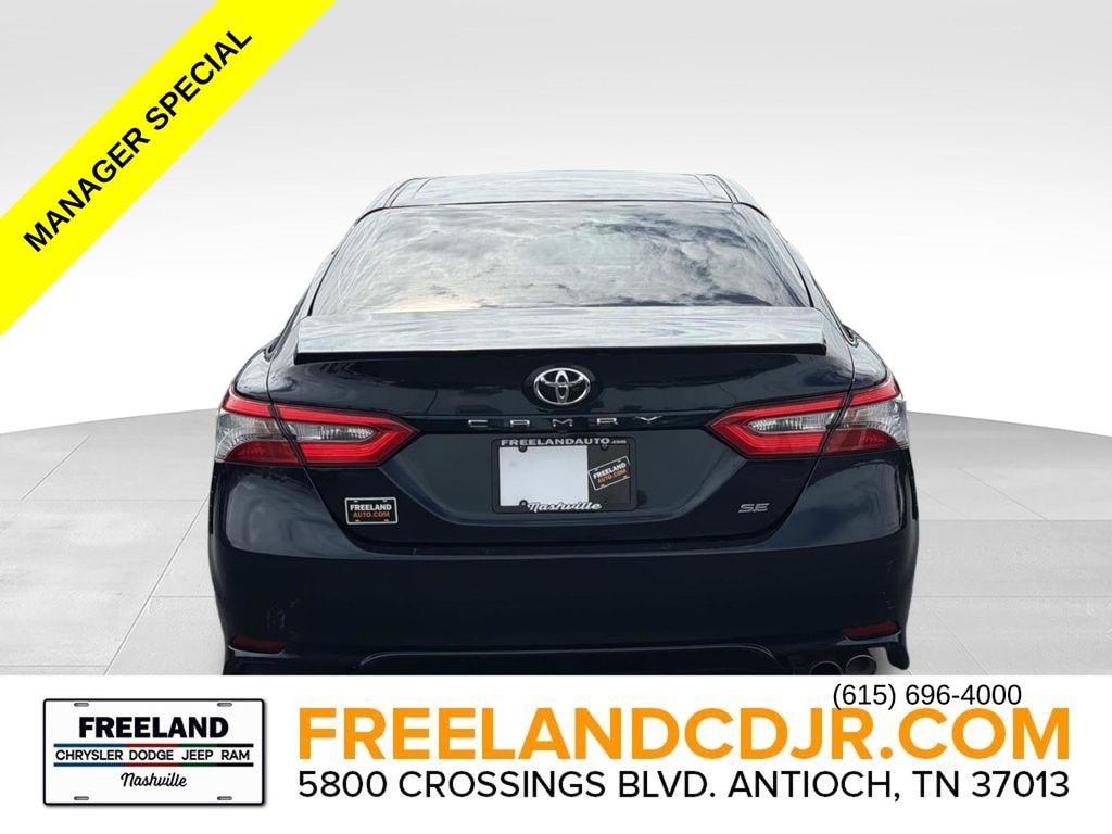 Used 2018 Toyota Camry SE Sedan
