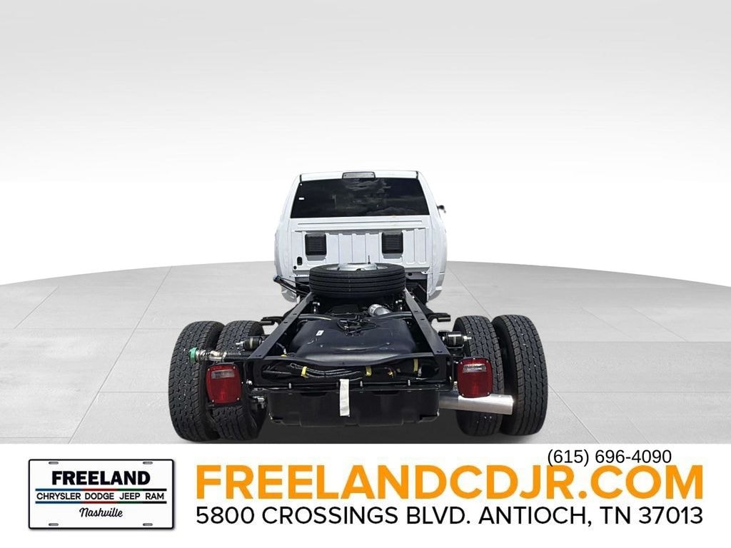 New 2026 Ram 5500 TRADESMAN CHASSIS CREW CAB 4X4 84' CA Pickup