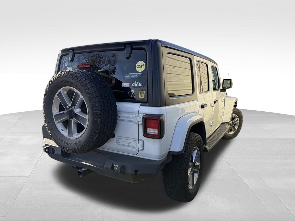 2019 Jeep Wrangler Unlimited Sahara photo 2