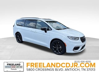 2026 Chrysler Pacifica LIMITED Passenger Van