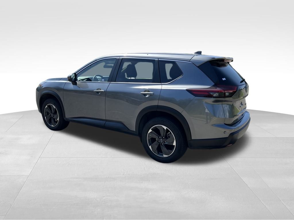 2024 Nissan Rogue SV photo 2