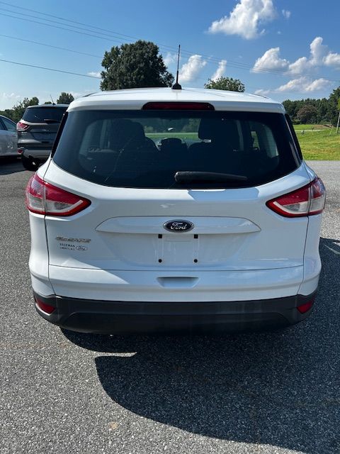 2013 Ford Escape S photo 4