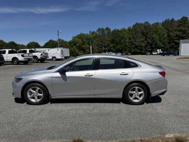 2017 Chevrolet Malibu 1LS's photo