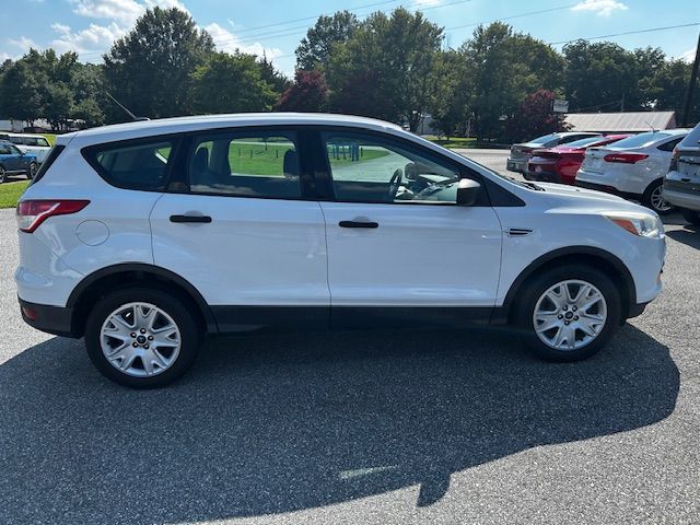 2013 Ford Escape S photo 3