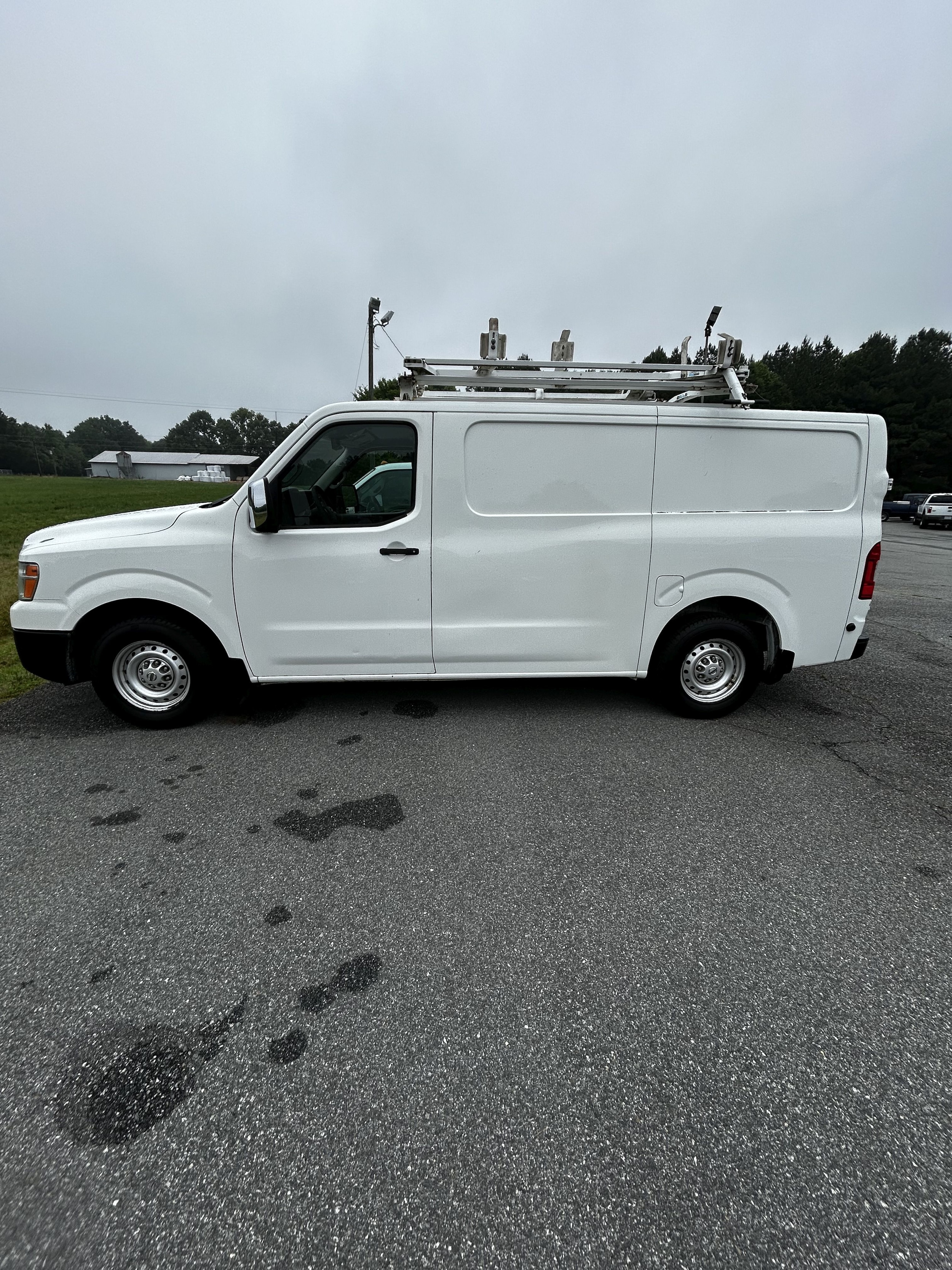 2014 Nissan NV 2500 Standard Roof S V8's photo