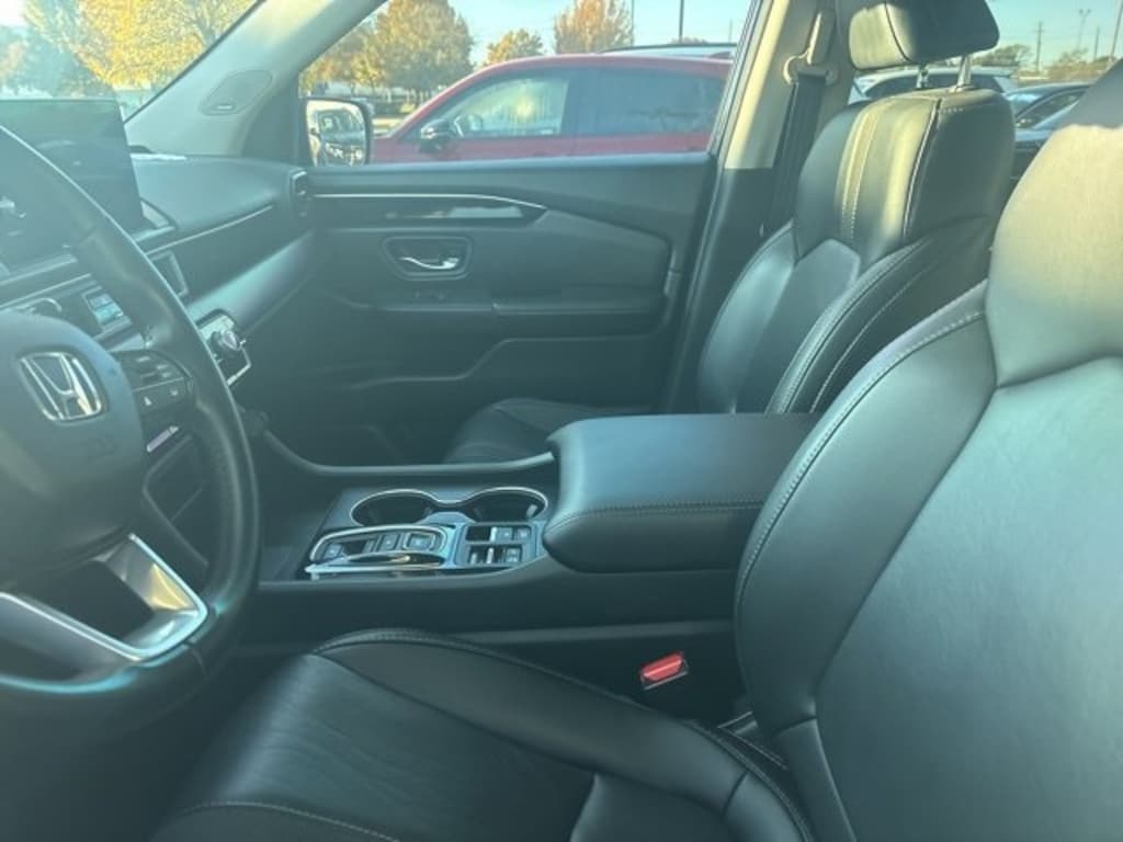 Used 2023 Honda Pilot Touring SUV