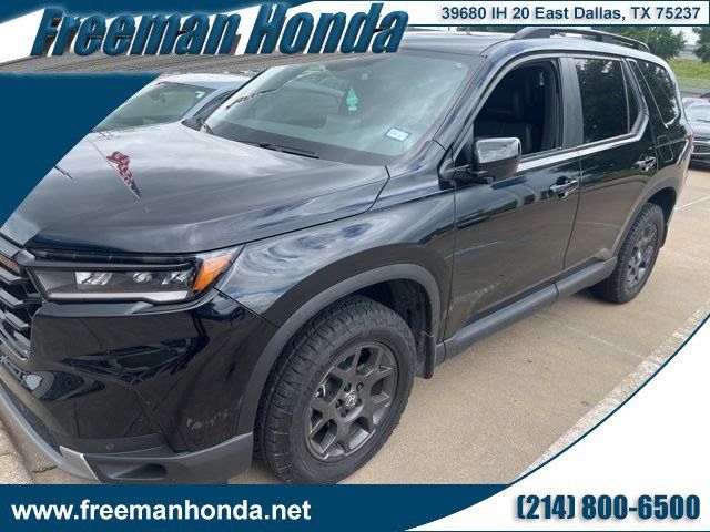 2025 Honda Pilot TrailSport AWD's photo