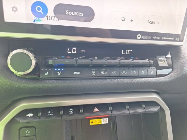 2024 Toyota Tundra Limited - Photo 28