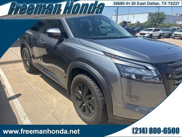 Used 2024 Nissan Pathfinder SV