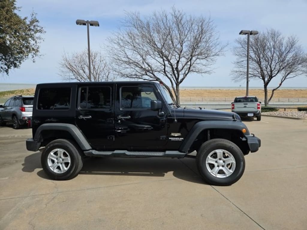 Used 2014 Jeep Wrangler Unlimited Sahara 4x4 SUV
