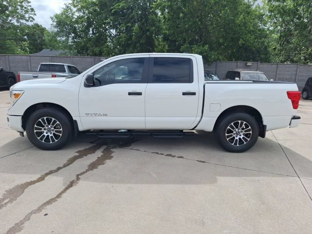 Used 2024 Nissan Titan SV Truck Crew Cab