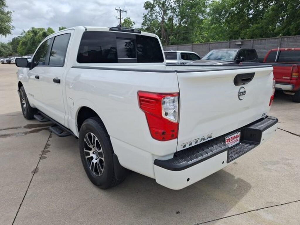 Used 2024 Nissan Titan SV Truck Crew Cab