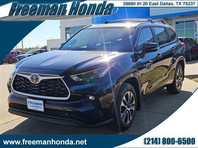 2024 Toyota Highlander XLE's photo