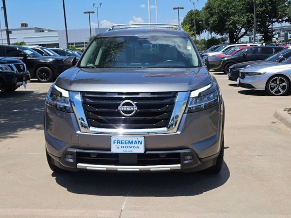 Used 2023 Nissan Pathfinder SL SUV