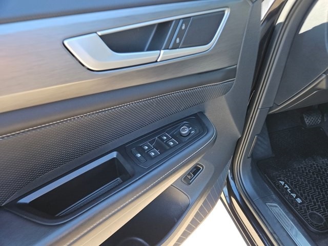 2024 Volkswagen Atlas Cross Sport SE w/Tech - Photo 14