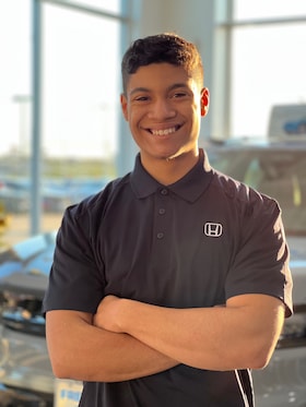Staff member Carlos Vielma from ID_61b607845200