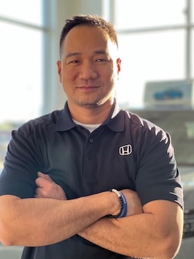 Staff member Thanh Lam from ID_65d1cd08ba4a