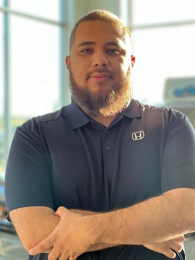 Staff member Victor Flores from ID_843f0315d0e7