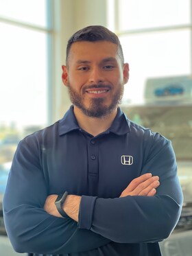 Staff member Alex Cardoza from ID_4ec5ea2bdd8f