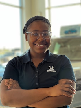 Staff member Alexis Spurlock from ID_843f0315d0e7
