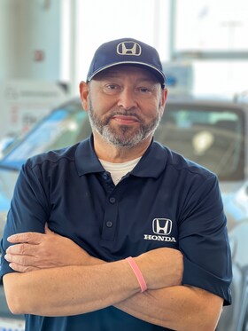 Staff member Richard Rios from ID_4ec5ea2bdd8f