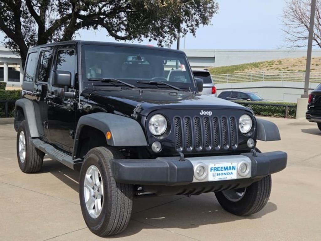 Used 2014 Jeep Wrangler Unlimited Sahara 4x4 SUV