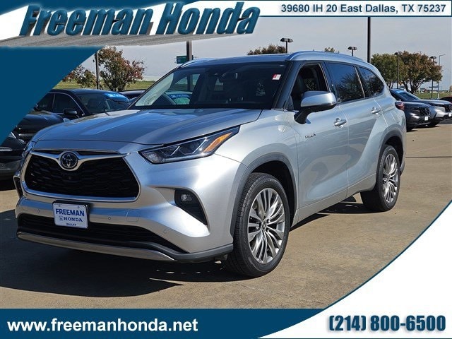 2021 Toyota Highlander Platinum's photo