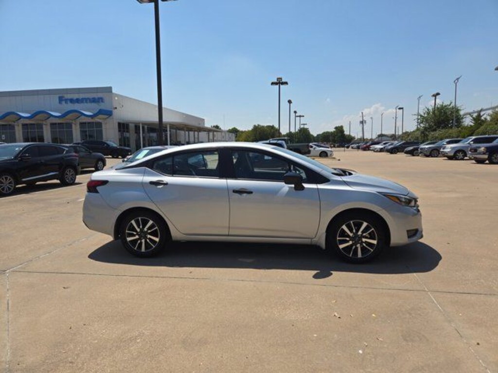 Used 2025 Nissan Versa 1.6 S Sedan