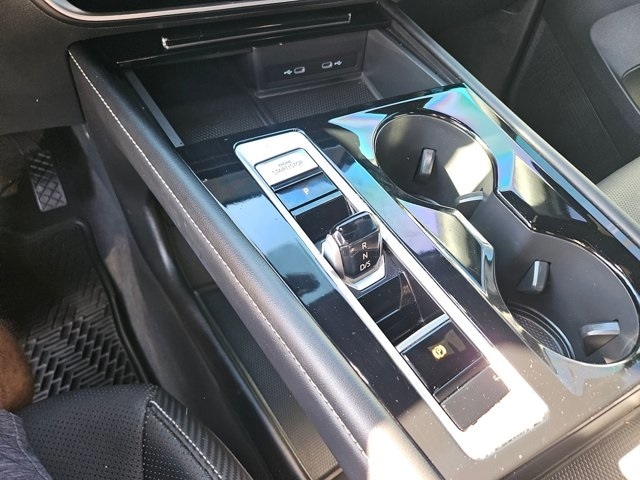 2024 Volkswagen Atlas Cross Sport SE w/Tech - Photo 19