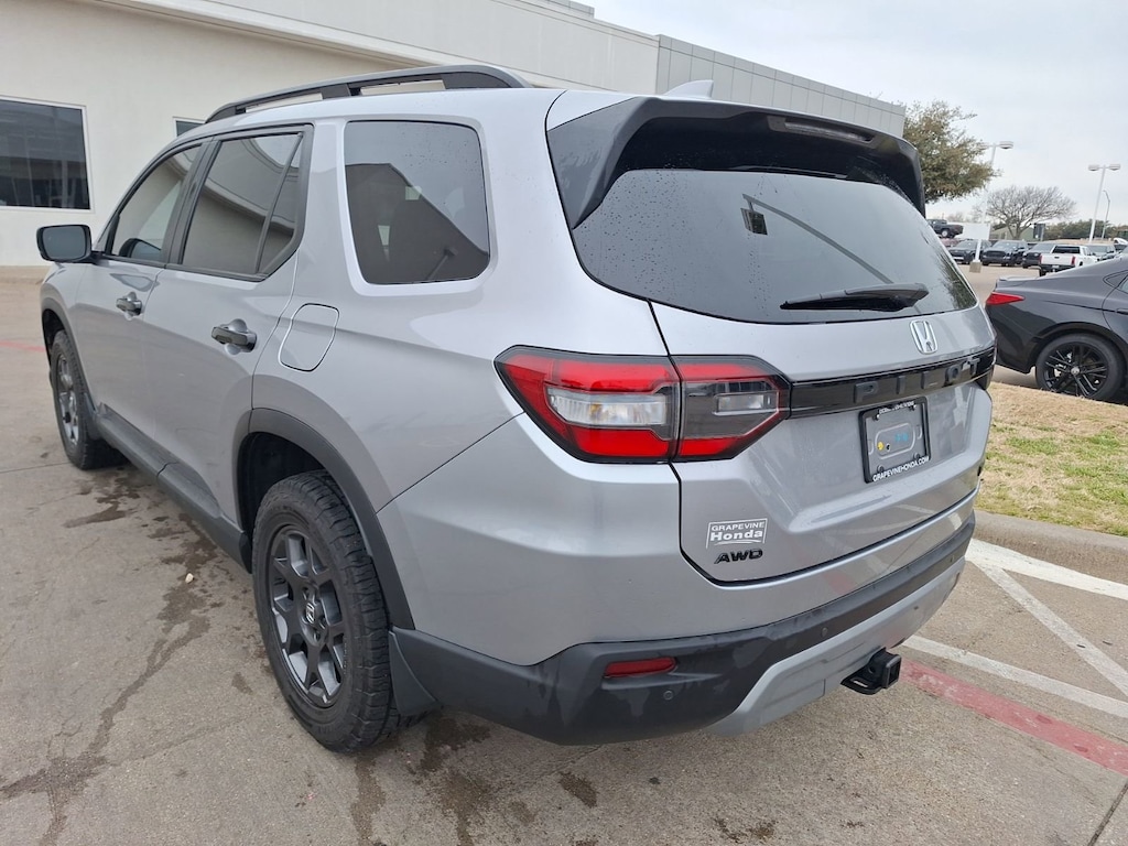 Used 2024 Honda Pilot TrailSport SUV